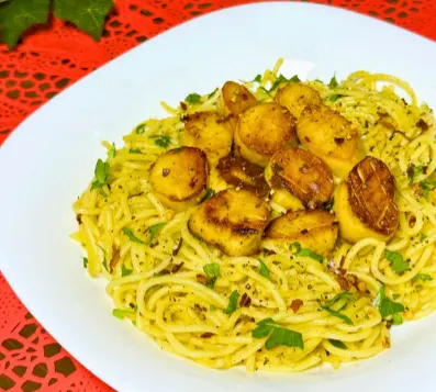mushroom-scallops-and-garlic-butter-spaghetti