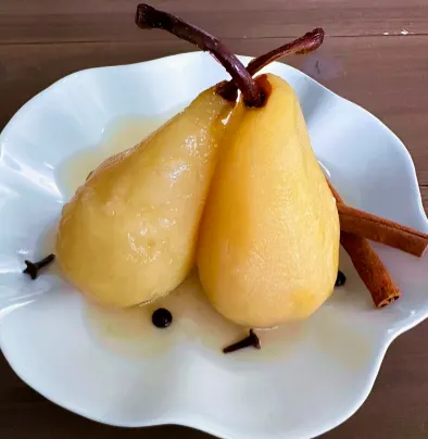 spiced-poached-pears