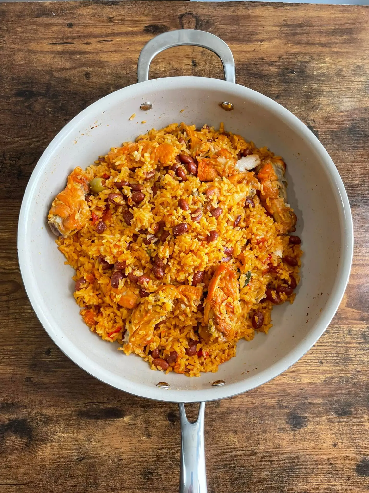 arroz-con-habichuelas-y-chicken-wings