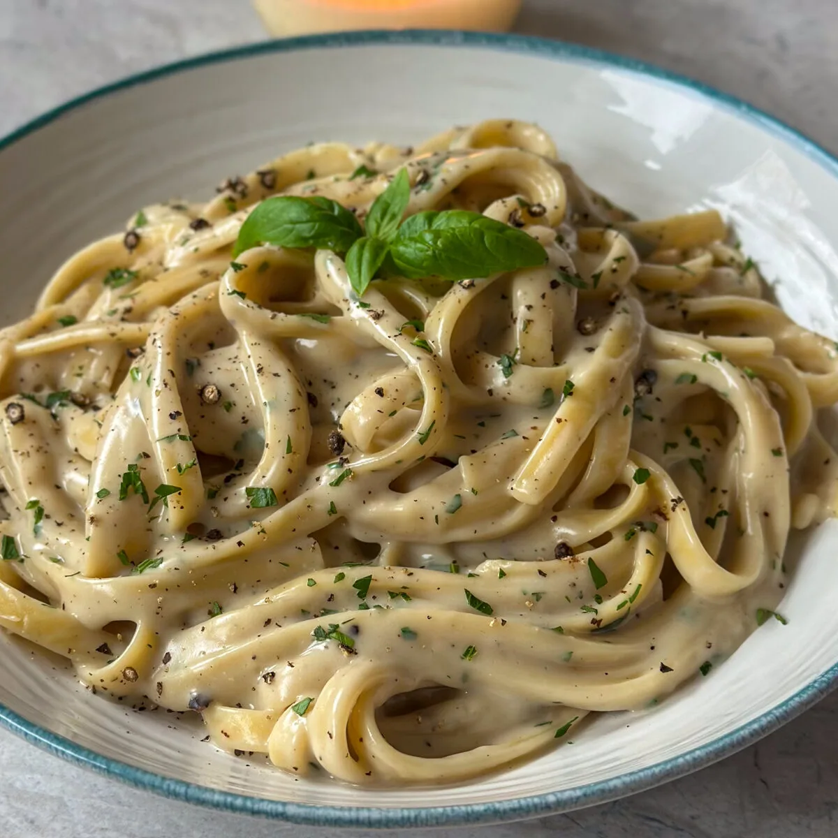 the-best-vegan-alfredo-recipe-(creamy-fettuccine)