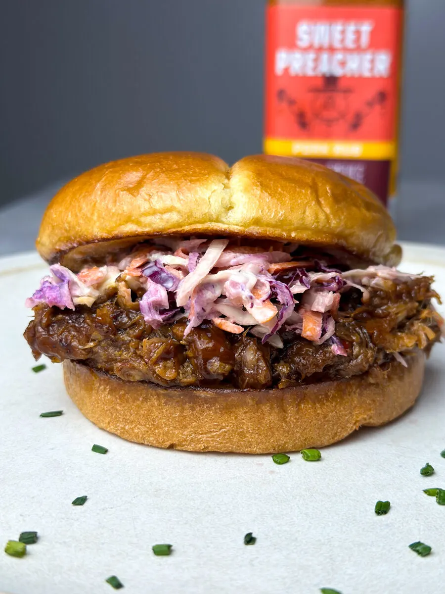 easy-bbq-pulled-pork-sliders-recipe-(slow-cooker)