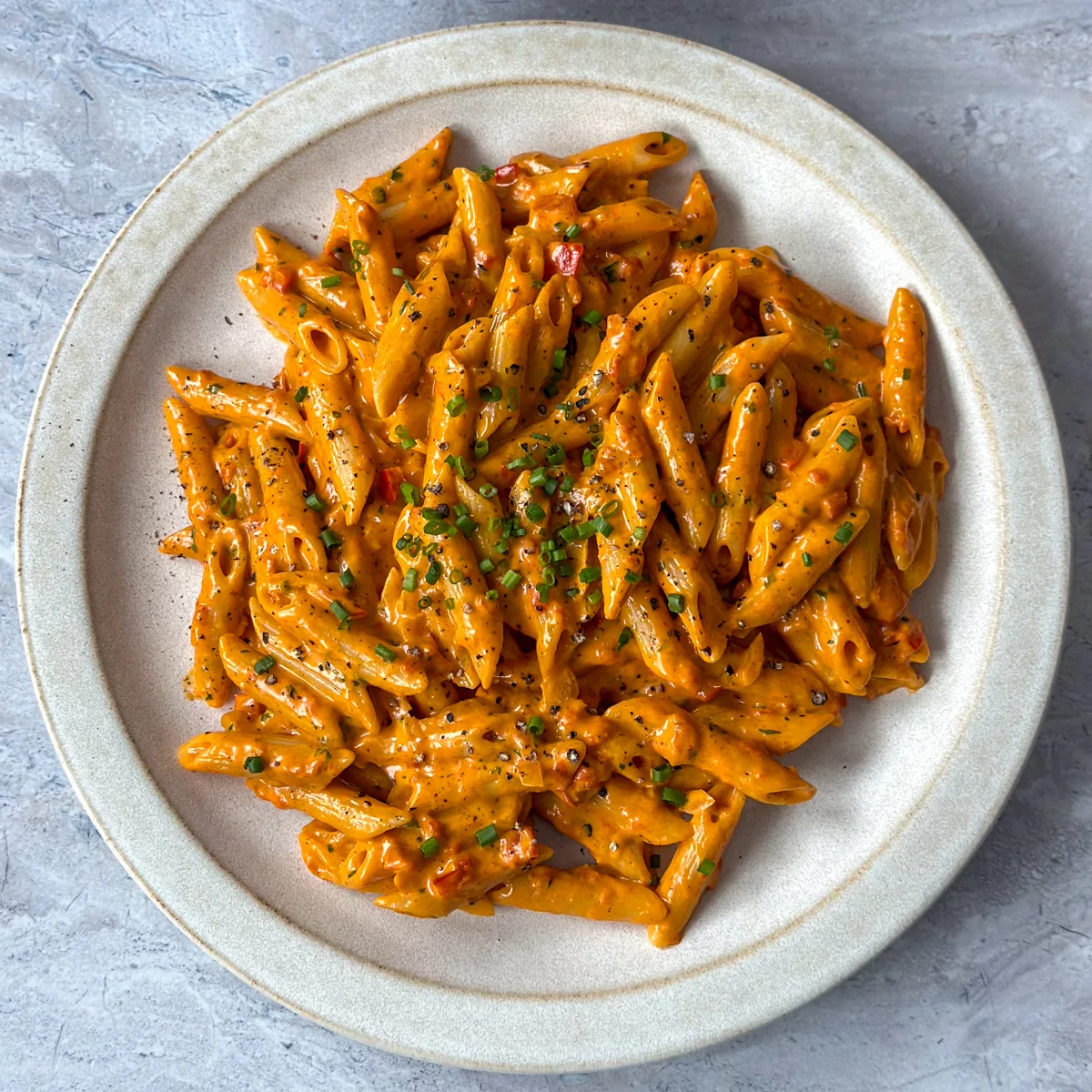 easy-roasted-red-pepper-pasta-sauce-(creamy-recipe)