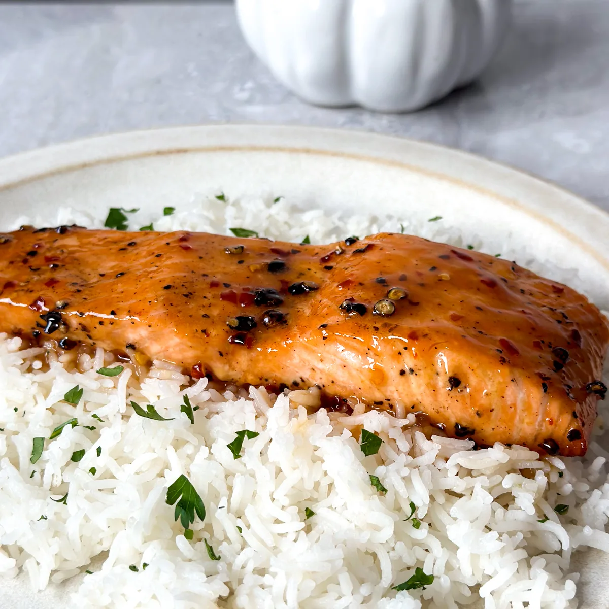 hot-honey-glazed-salmon-(easy-sheet-pan-recipe)