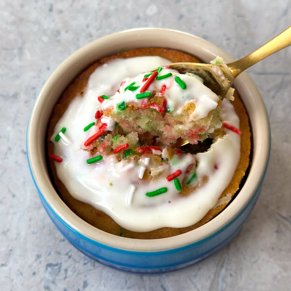 easy-mini-vanilla-christmas-cakes-(quick-recipe)