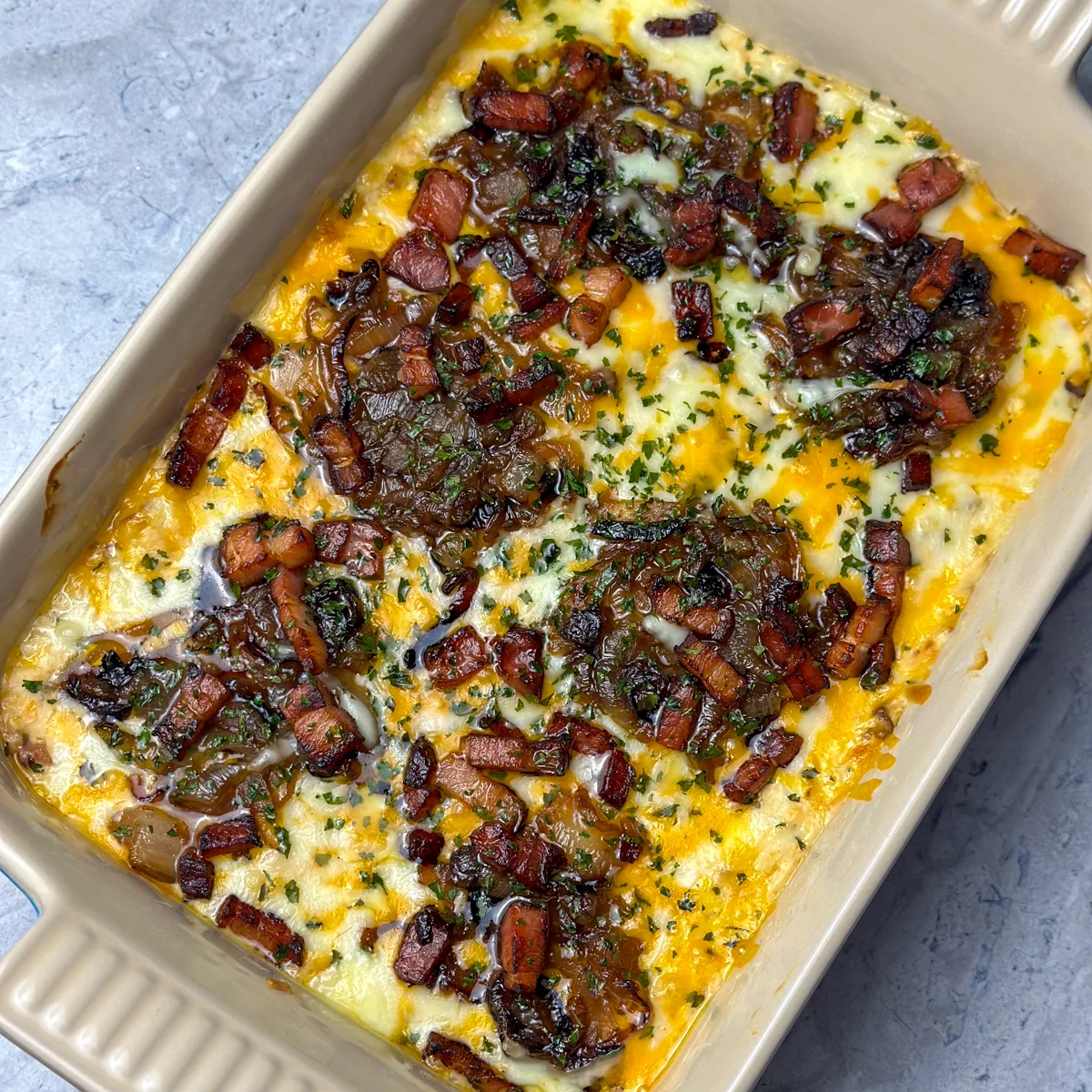 caramelized-onion-dip-with-crispy-bacon-recipe