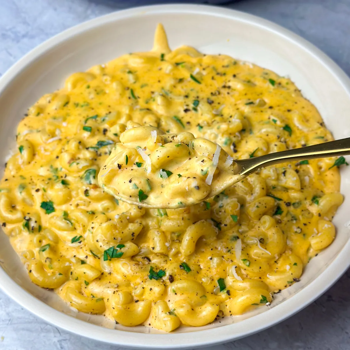 creamy-four-cheese-mac-and-cheese-recipe-(easy)