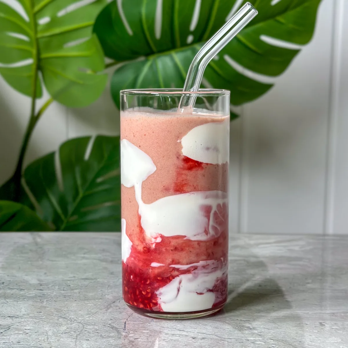 hailey-bieber's-viral-simple-smoothie-recipe-(erewhon)