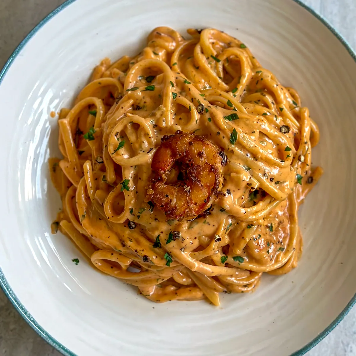 easy-creamy-shrimp-linguine-recipe-(with-garlic)