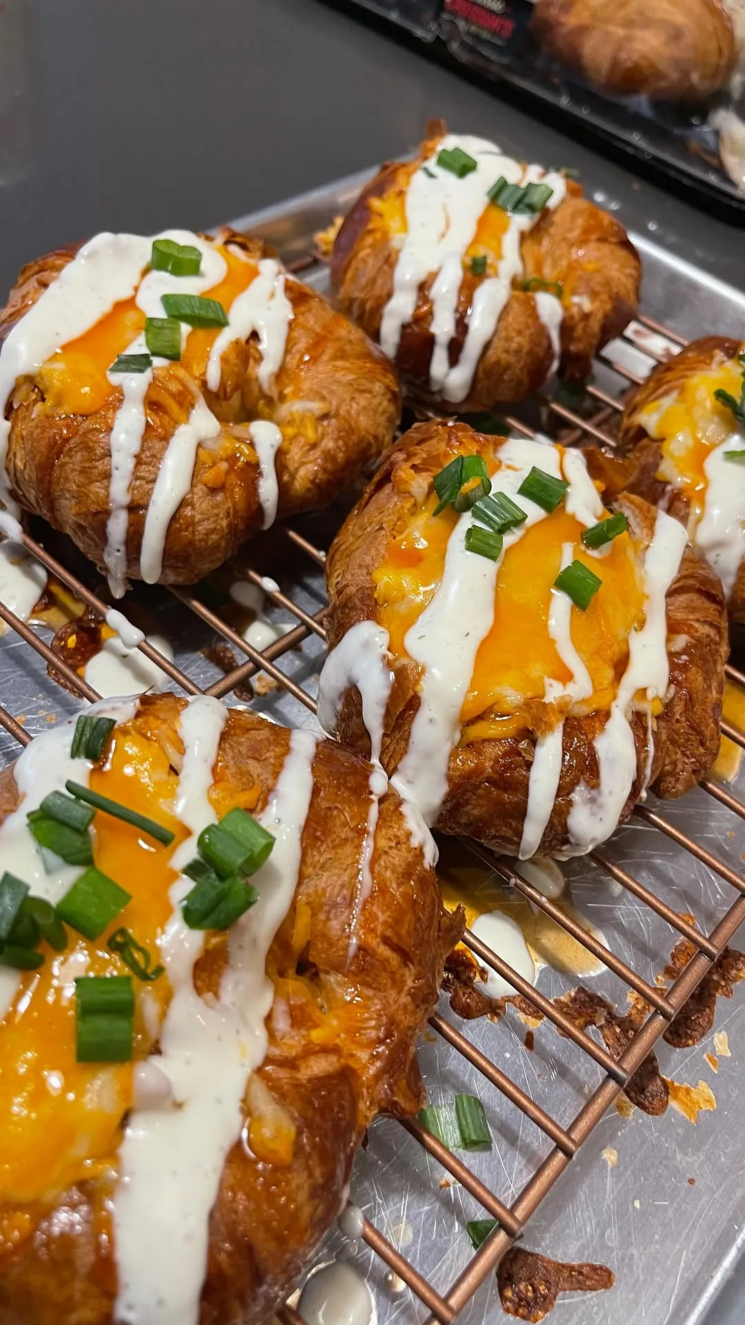 buffalo-chicken-croissant-bowl