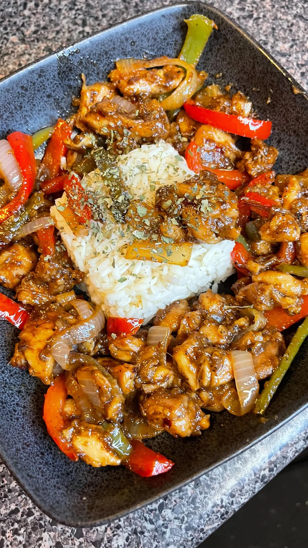 black-pepper-chicken-with-fluffy-white-rice