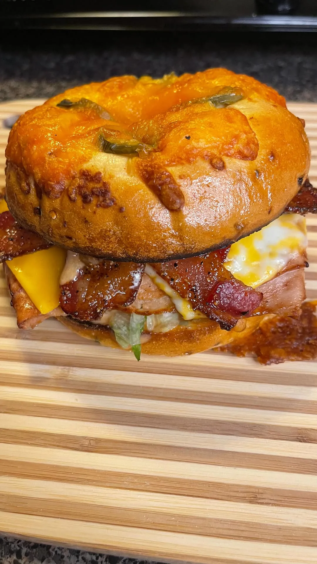 jalapeno-cheddar-bagel-sandwich
