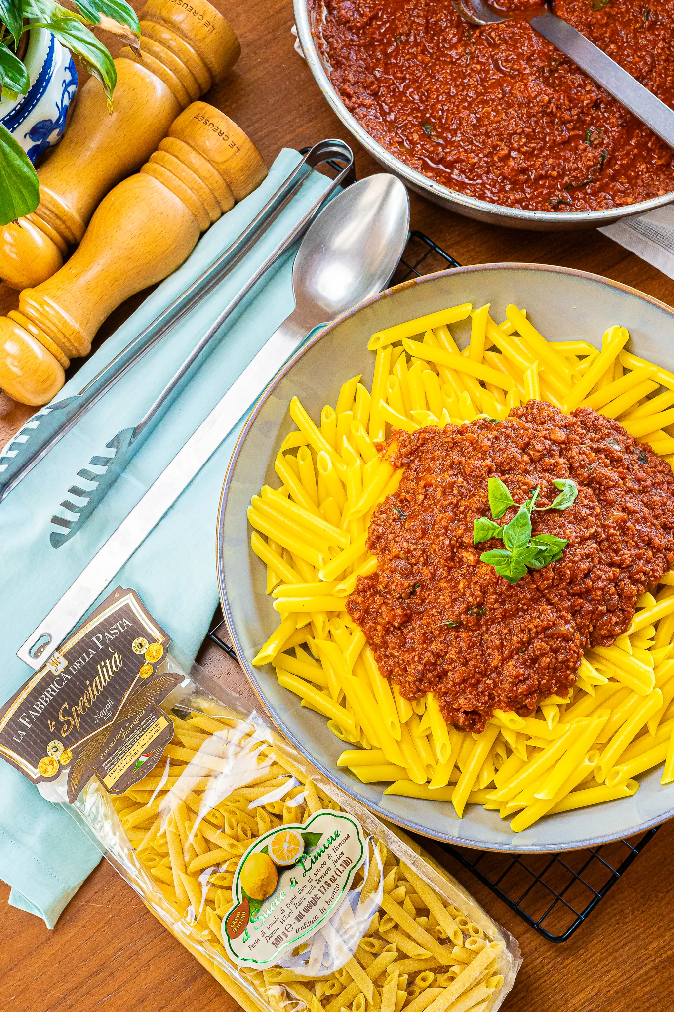 penne-al-succo-di-limone-com-ragu-de-linguica