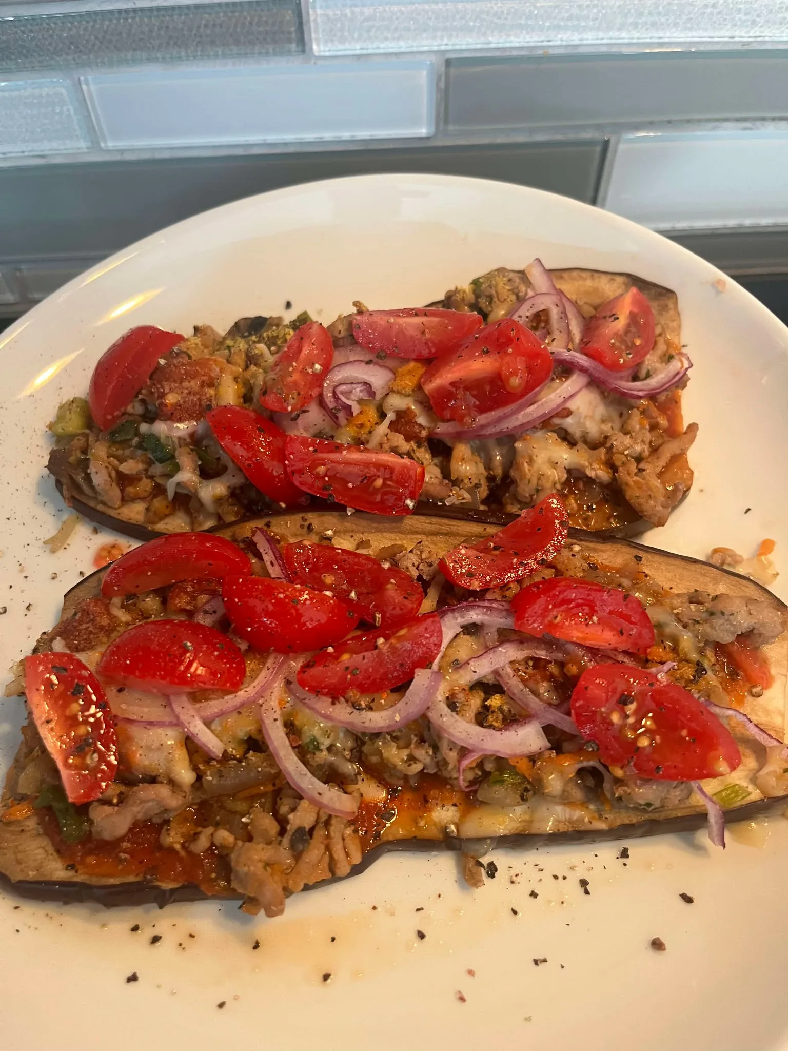aubergines-en-tranches-farcies-a-la-dinde-sauce-marinara-and-fromage-gratine