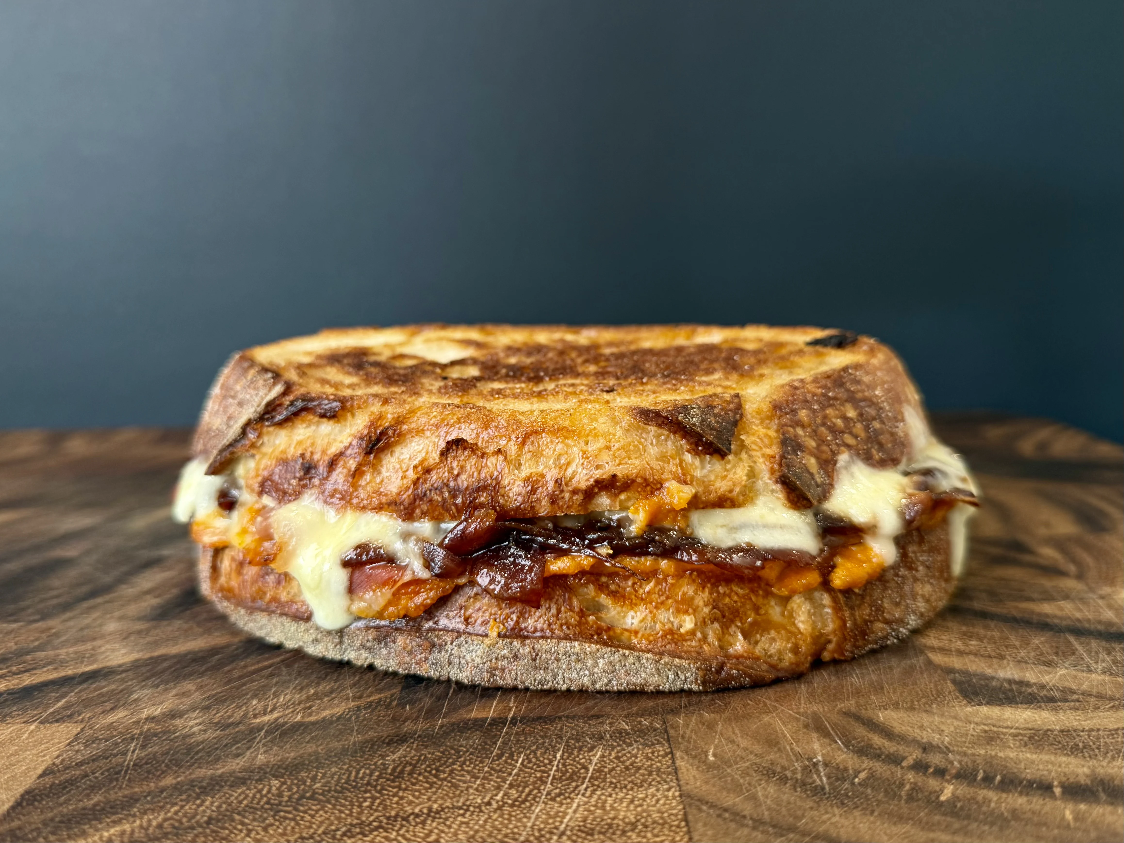 prosciutto-sundried-tomato-pesto-and-caramelised-onion-melt