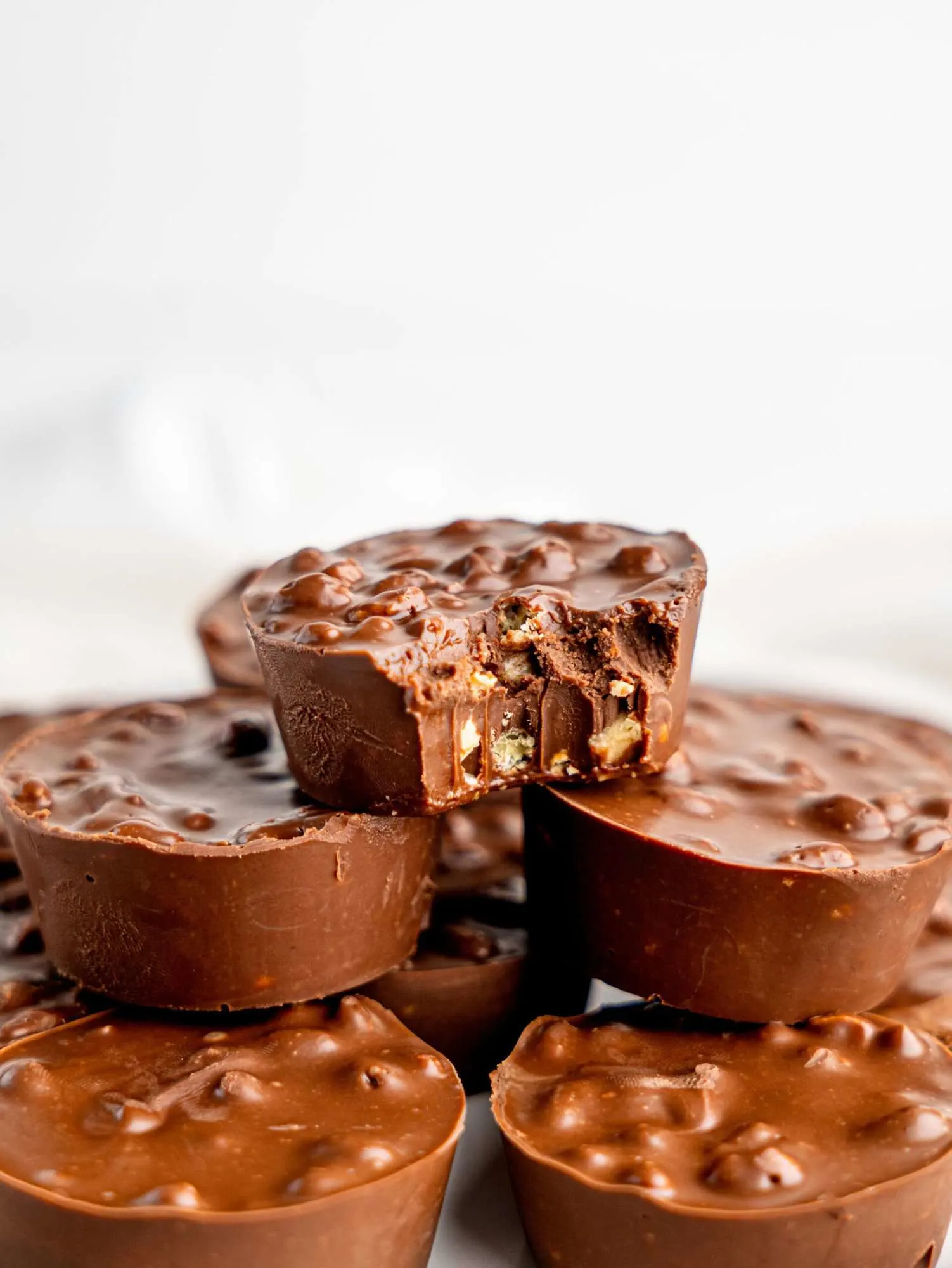 healthy-ferrero-rocher-fudge-cups
