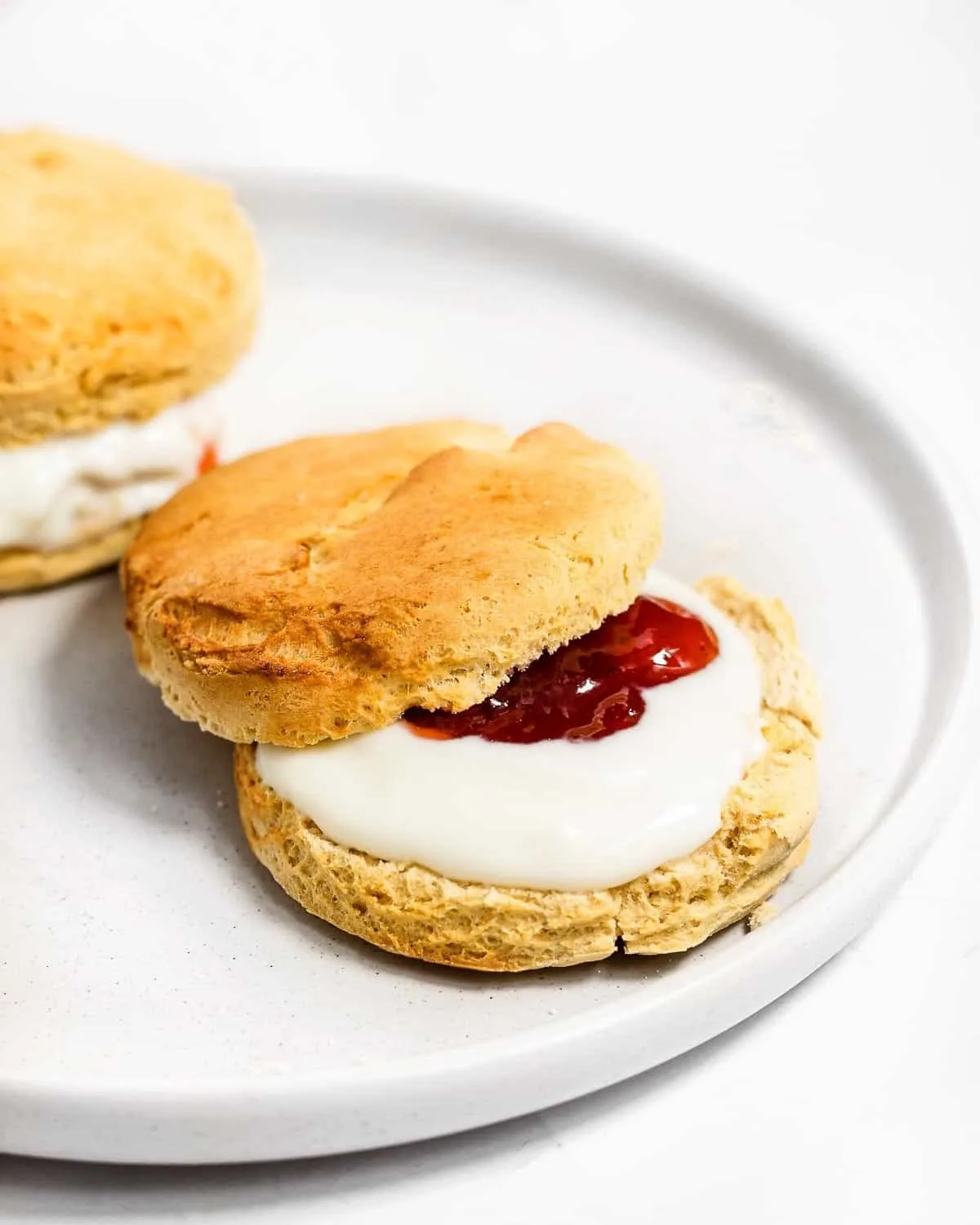 4-ingredient-protein-scones-(without-butter)