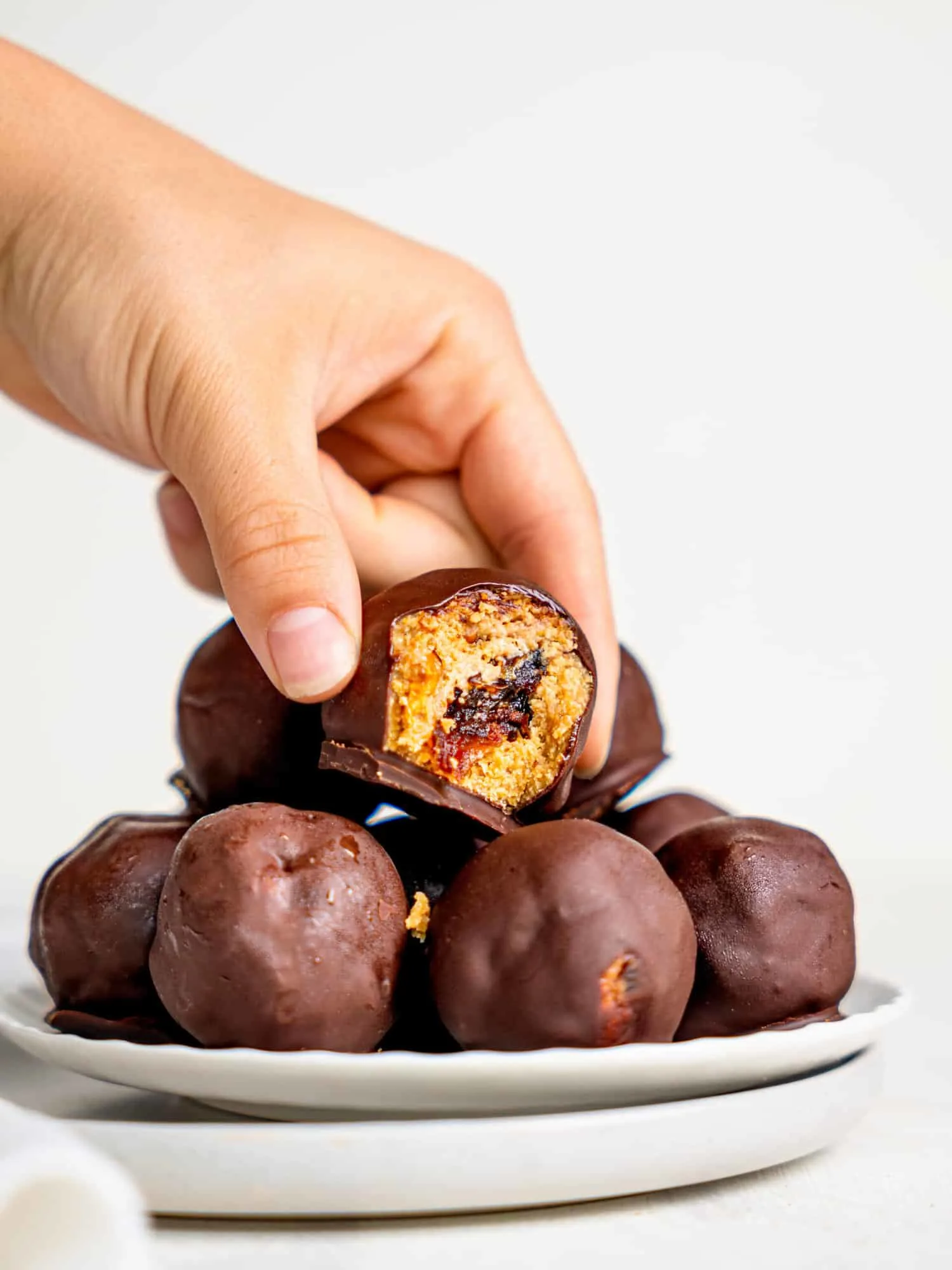 easy-and-healthy-snickers-energy-balls