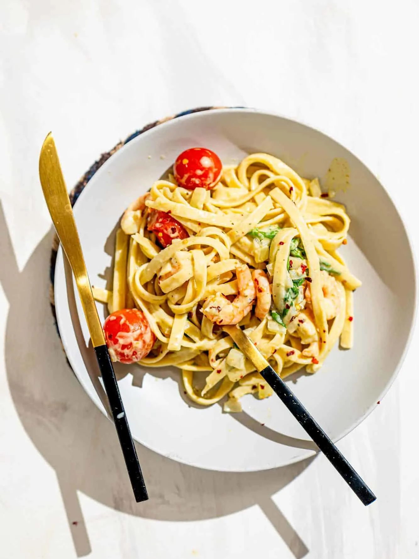 creamy-pesto-prawn-fettuccine