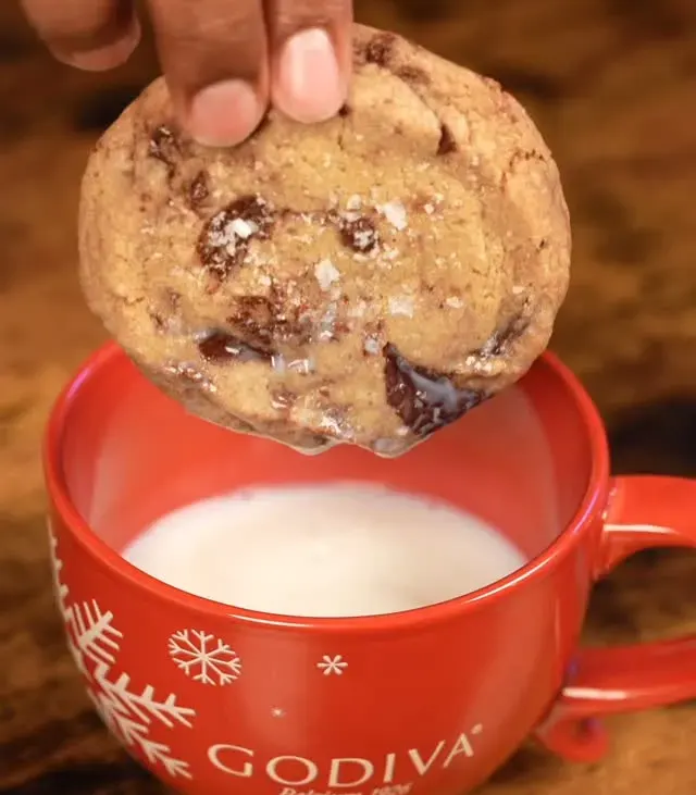 chewy-chocolate-chip-cookies