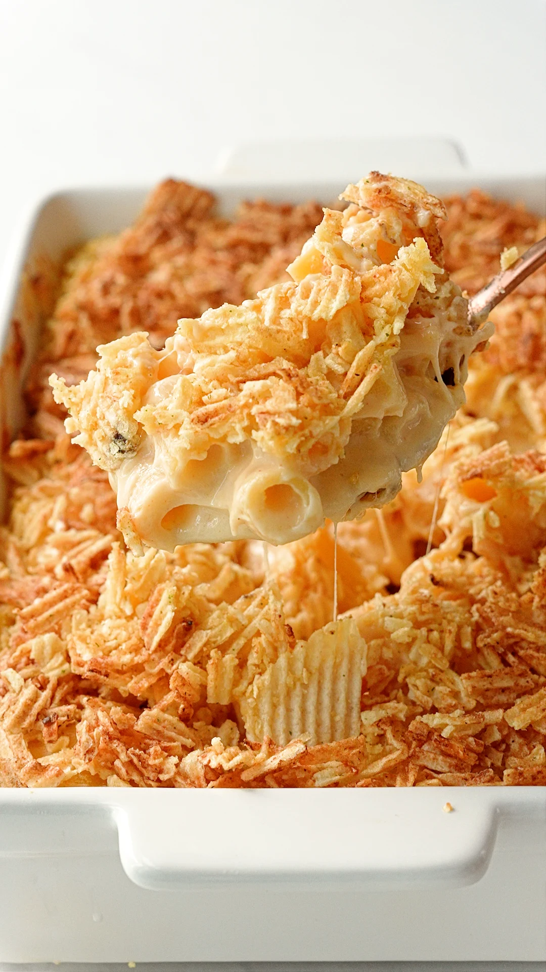 mac-and-cheese-with-sour-cream-and-onion-chips