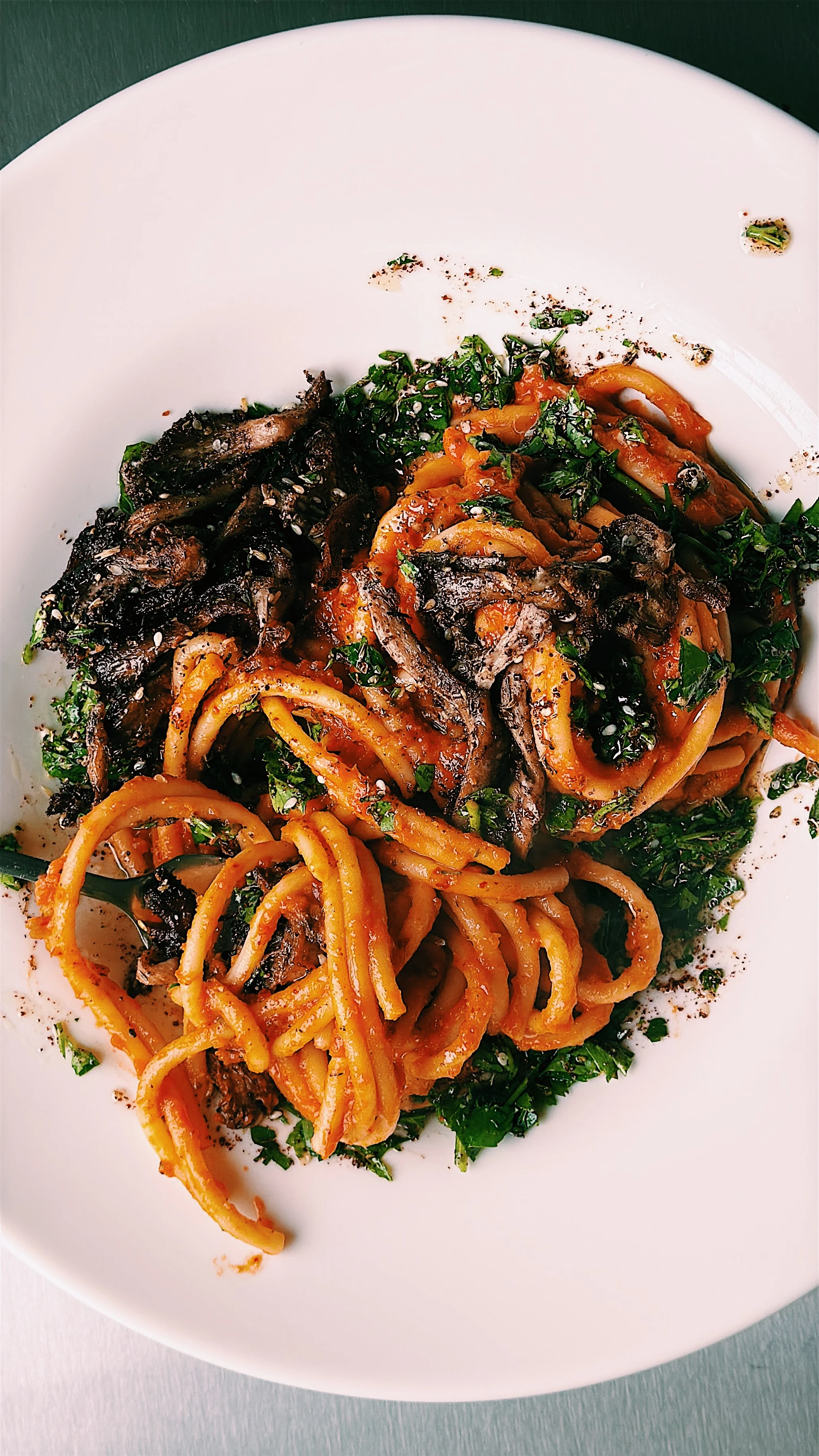 harissa-butter-bean-pasta-with-crispy-za'atar-mushies