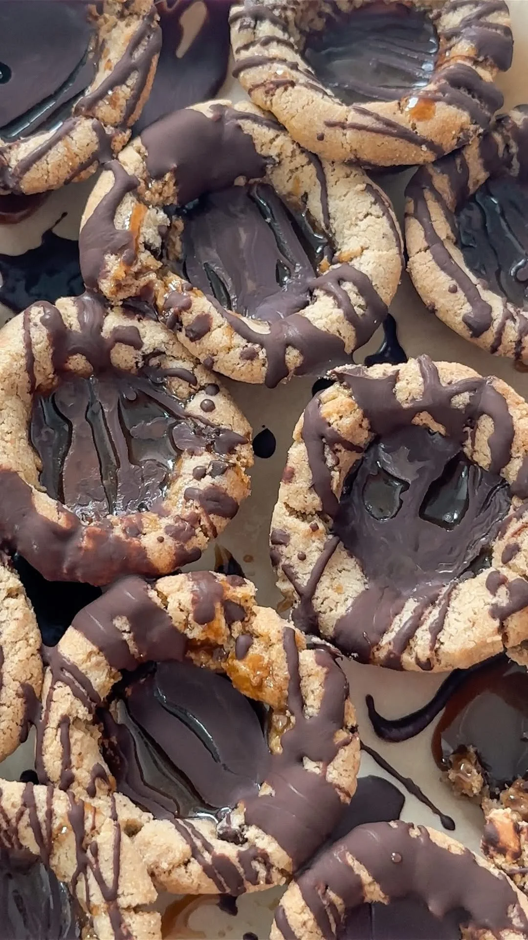 mini-salted-caramel-cookie-cups