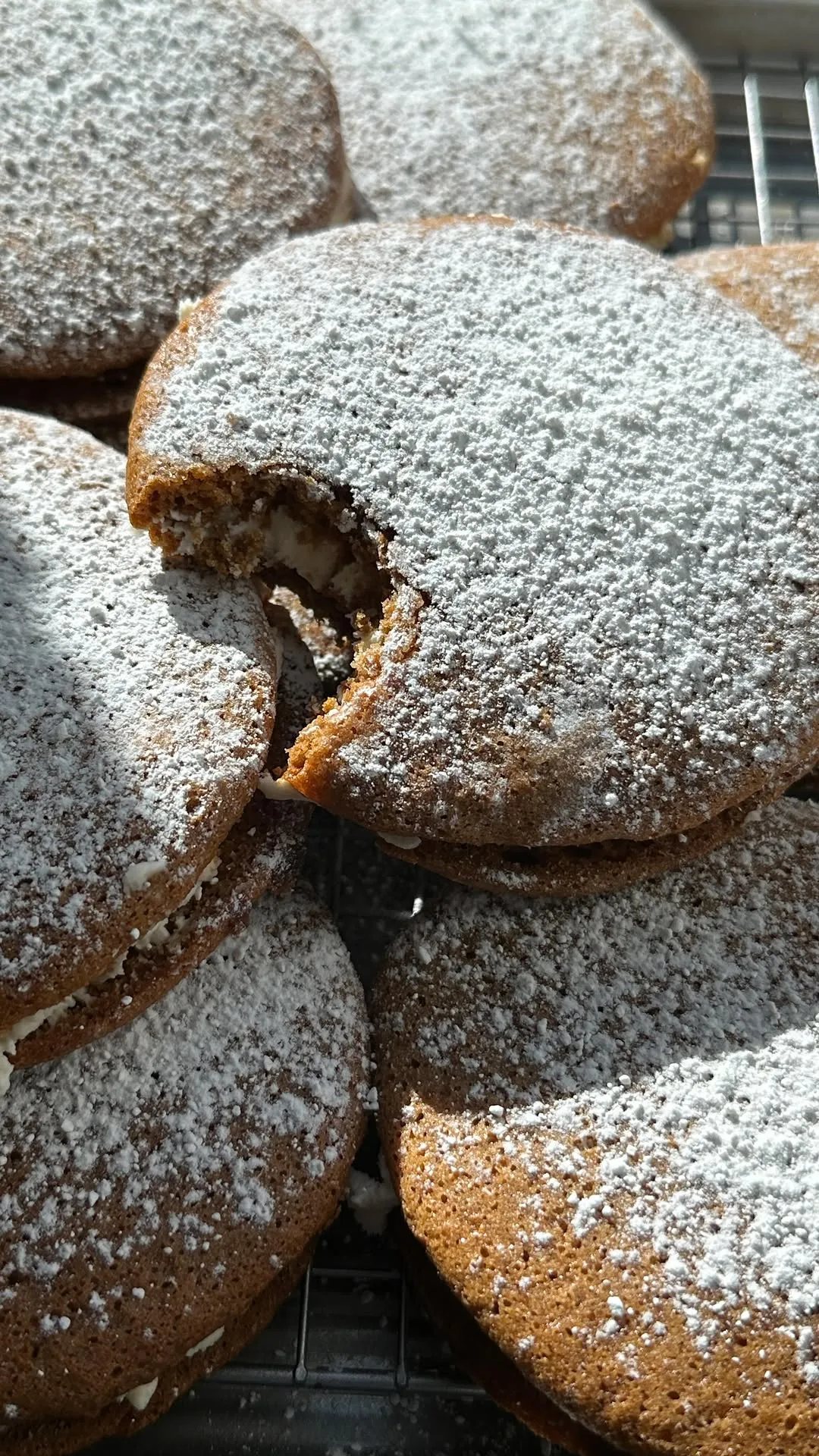 gingerbread-whoopie-pies