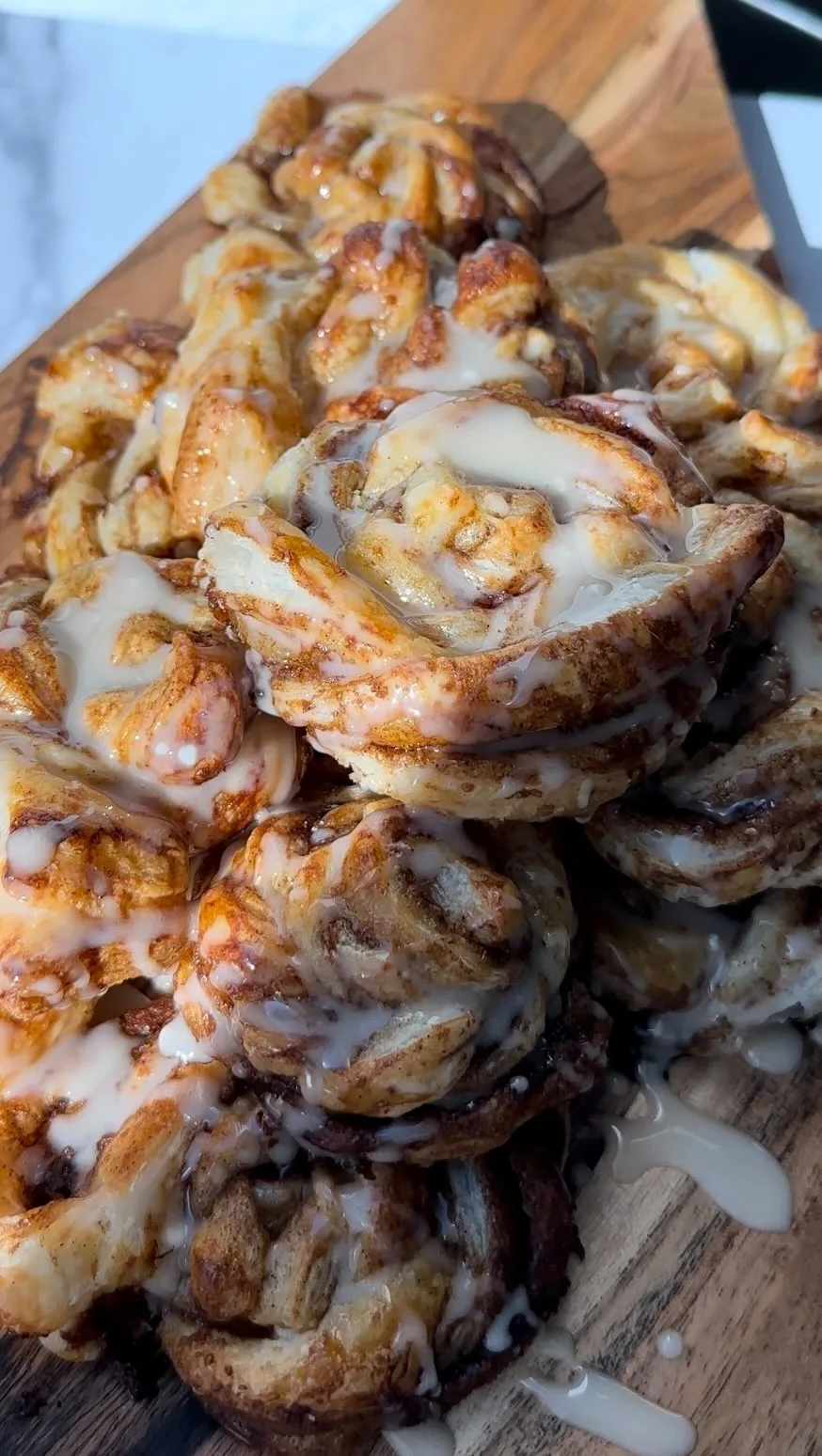 cinnamon-roll-knots