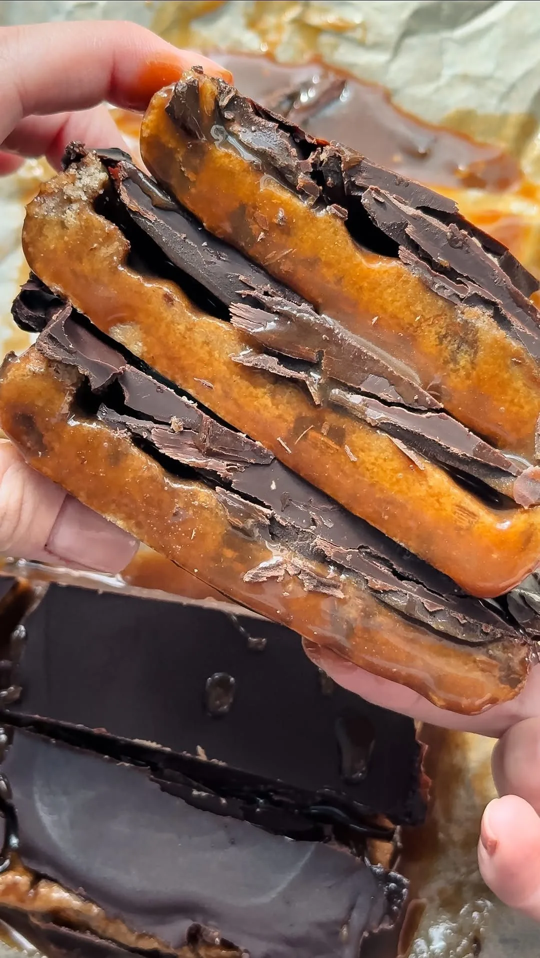 chocolate-chip-caramel-tart-bars