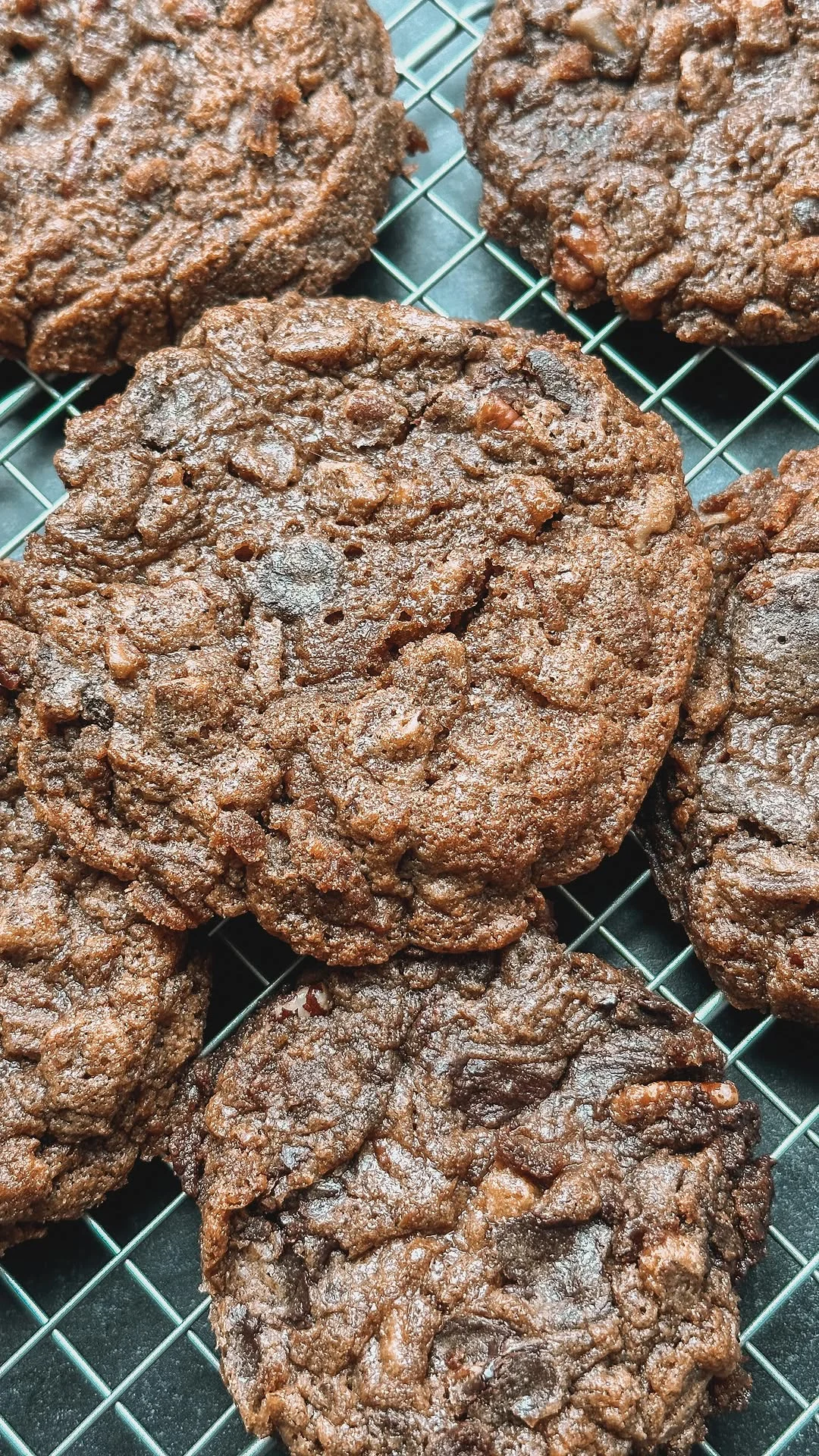 chocolate-chip-pecan-pie-cookies