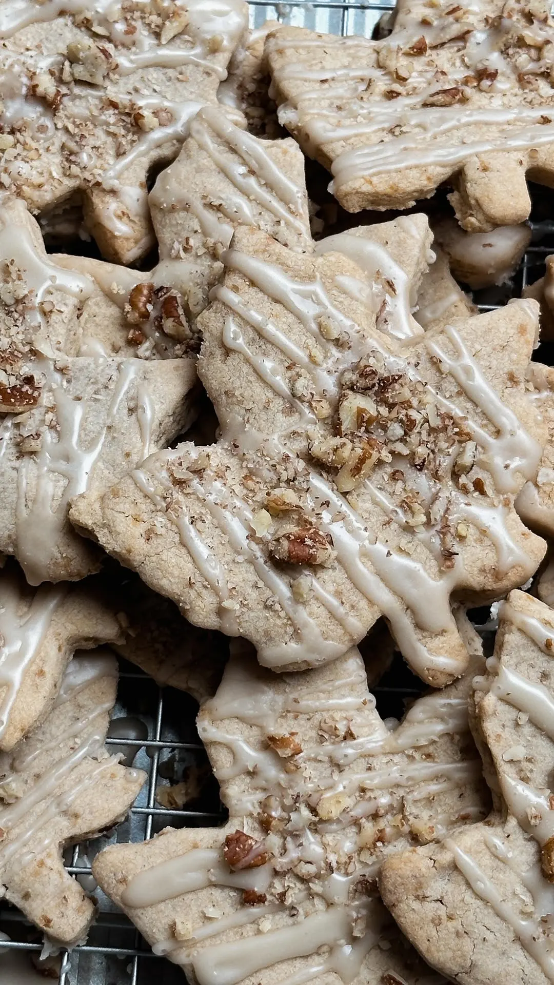 maple-pecan-shortbread-cookies