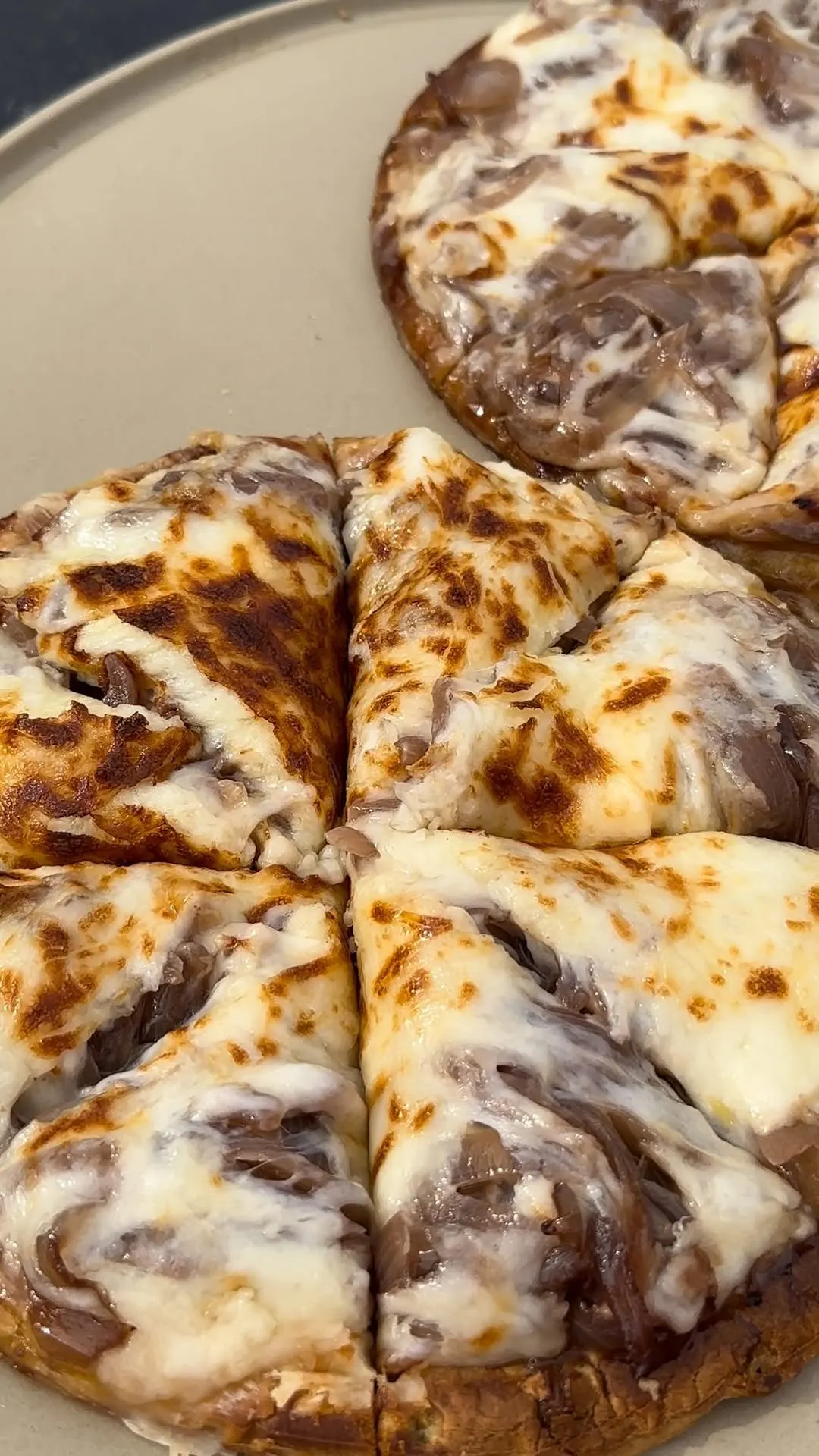 french-onion-soup-pizza