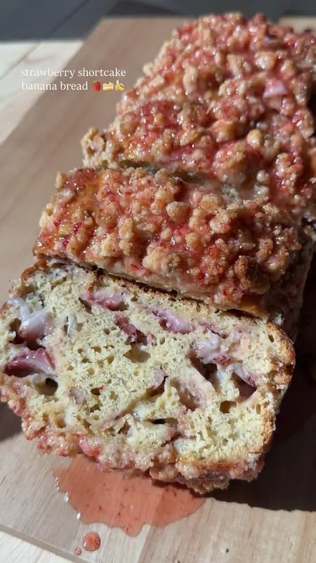 strawberry-shortcake-banana-bread