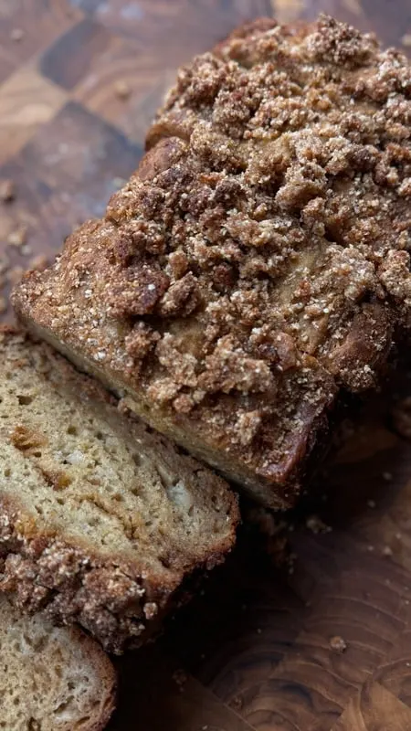 cinnamon-swirl-crunch-banana-bread