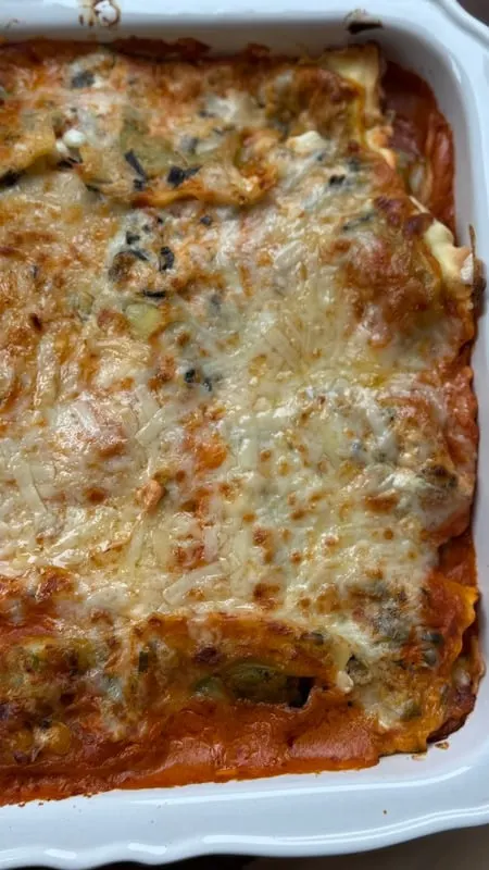 high-protein-spinach-and-artichoke-ravioli-casserole