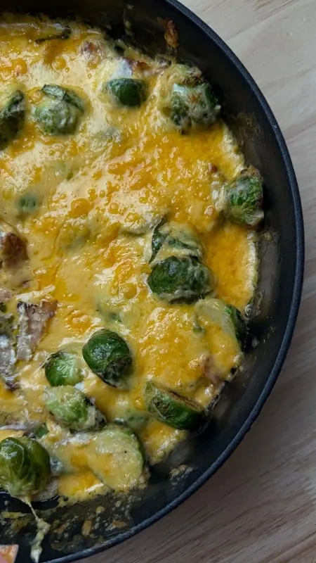 cheesy-bacon-brussels-sprouts-skillet