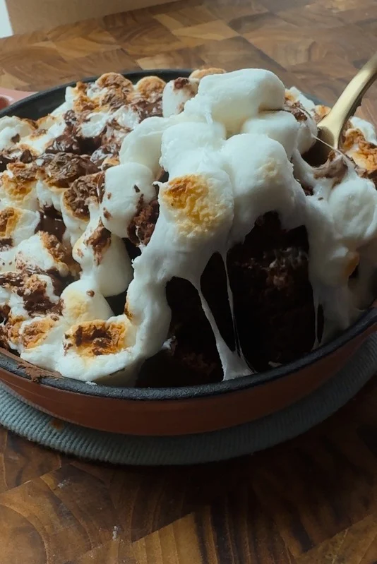 hot-chocolate-cookie-skillet
