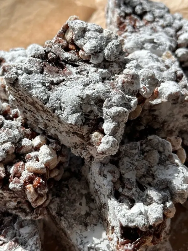 muddy-buddy-rice-krispie-treats