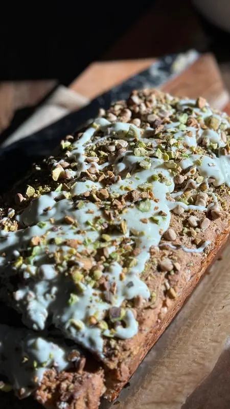 white-chocolate-pistachio-banana-bread