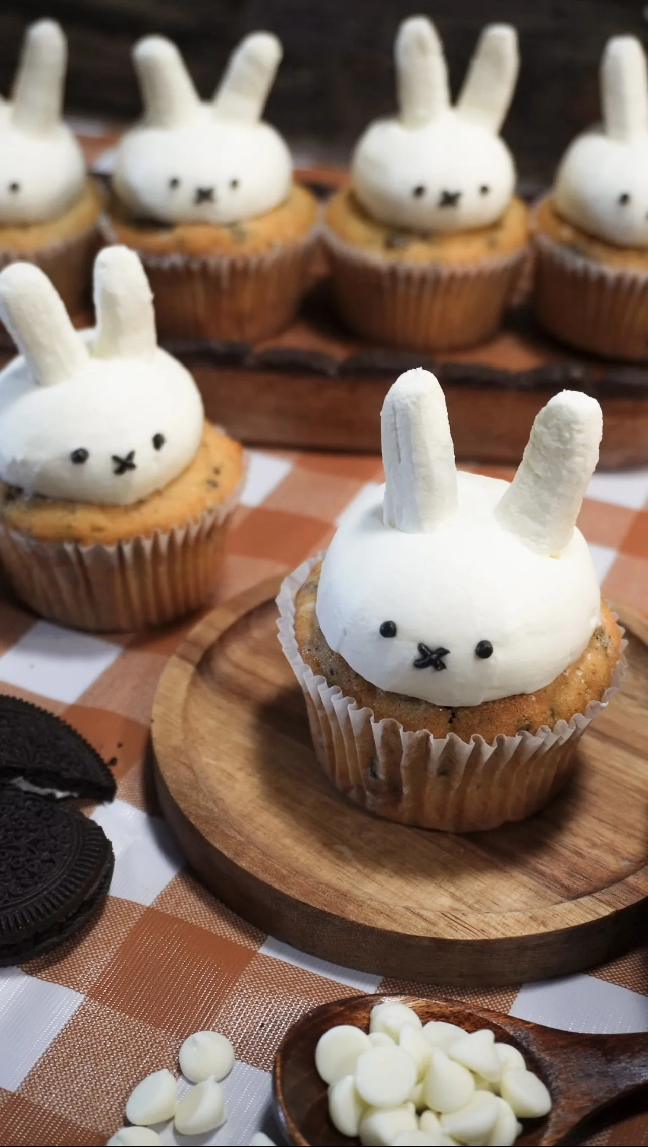 miffy-cookies-and-cream-cupcakes