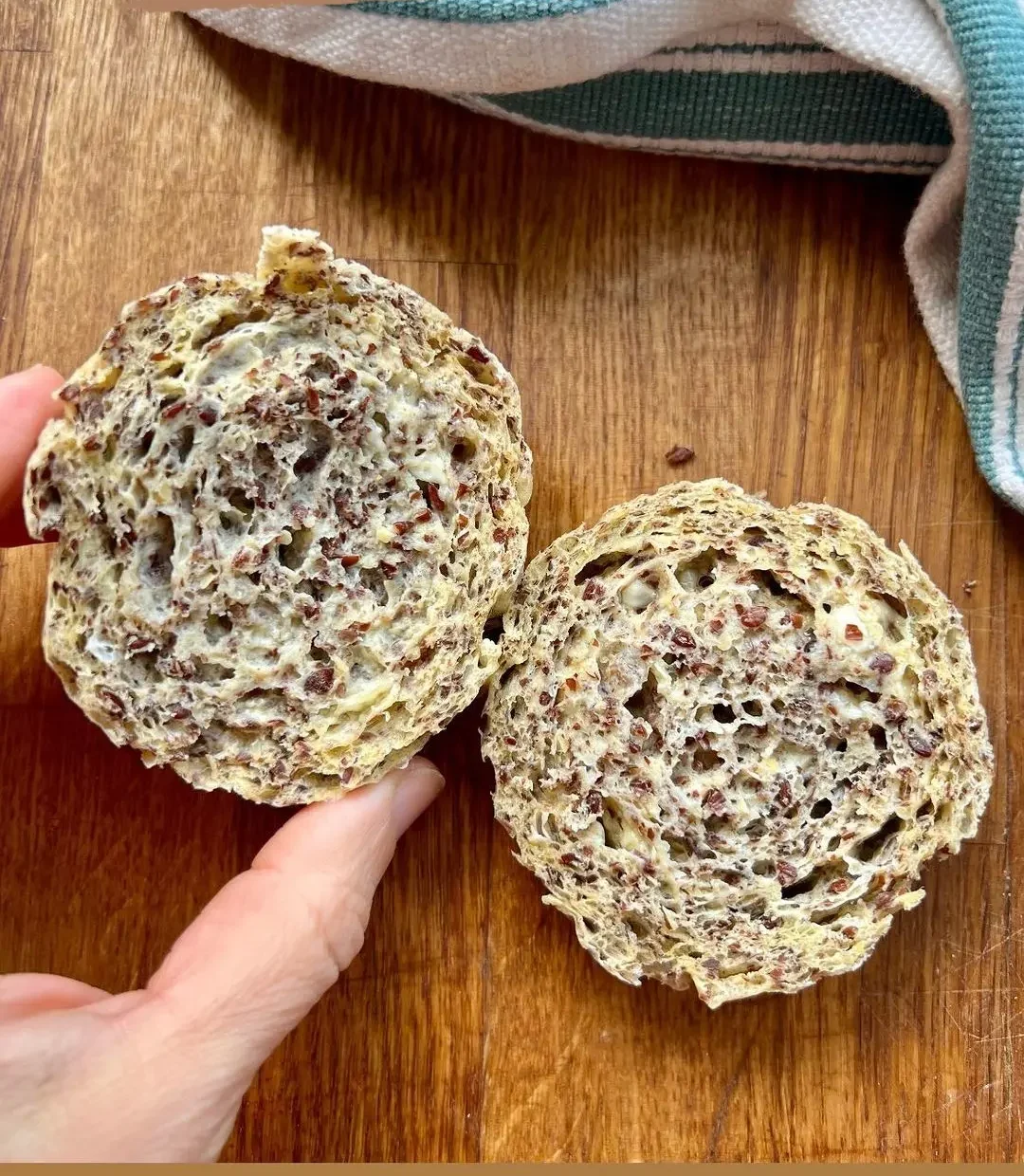 flax-bread-roll