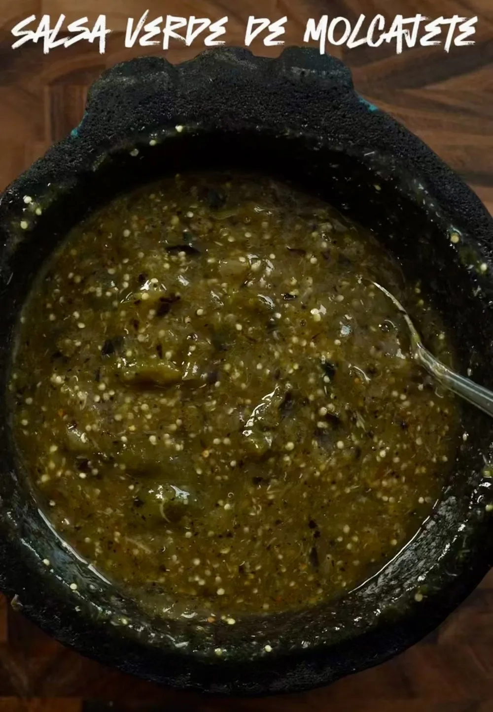 salsa-verde-de-molcajete-fire-roasted-bold-and-made-by-hand