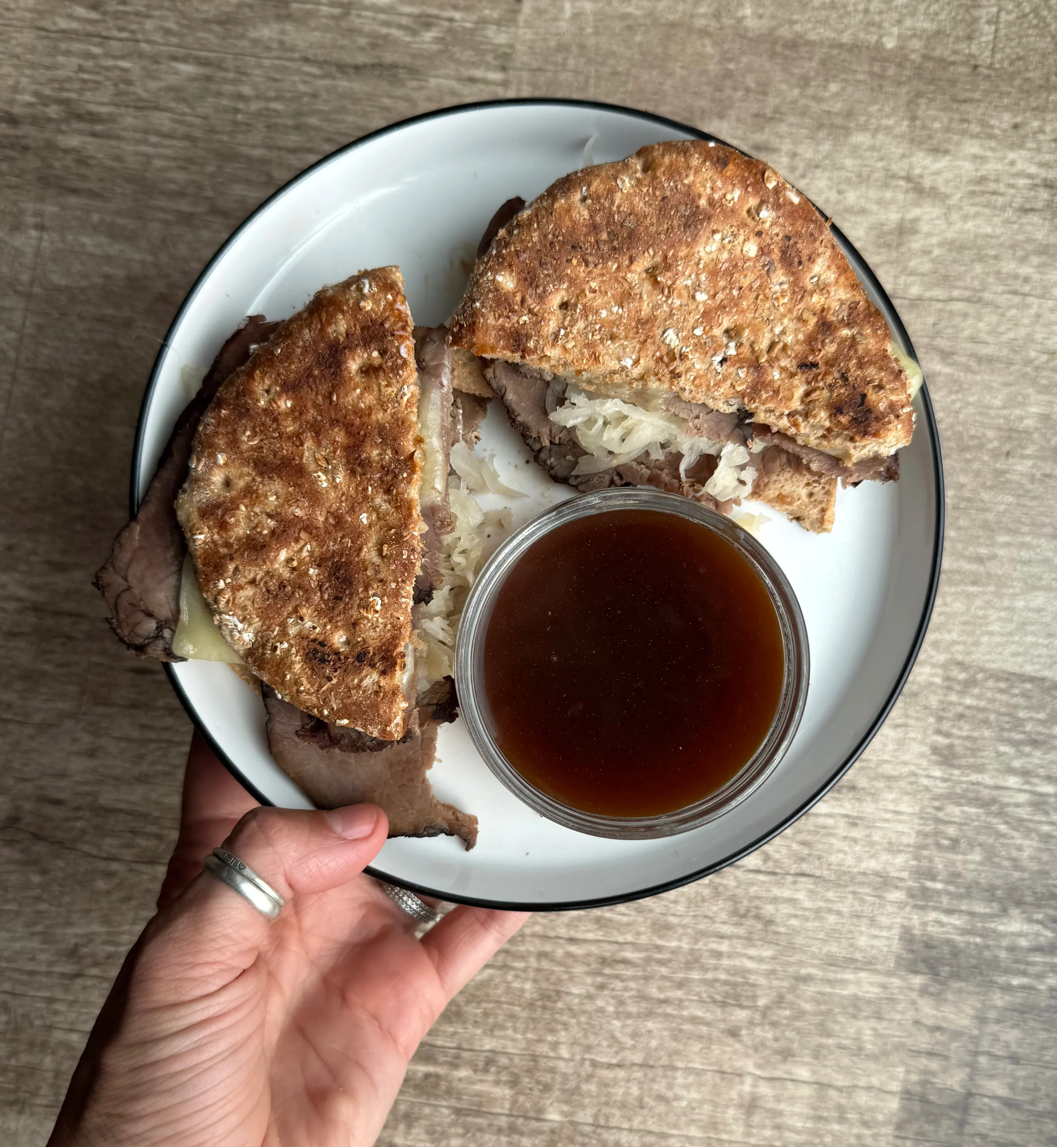 au-jus-roast-beef-sandwich