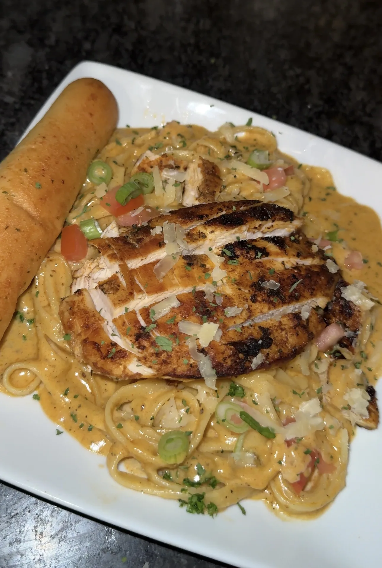 fettuccine-chicken-alfredo