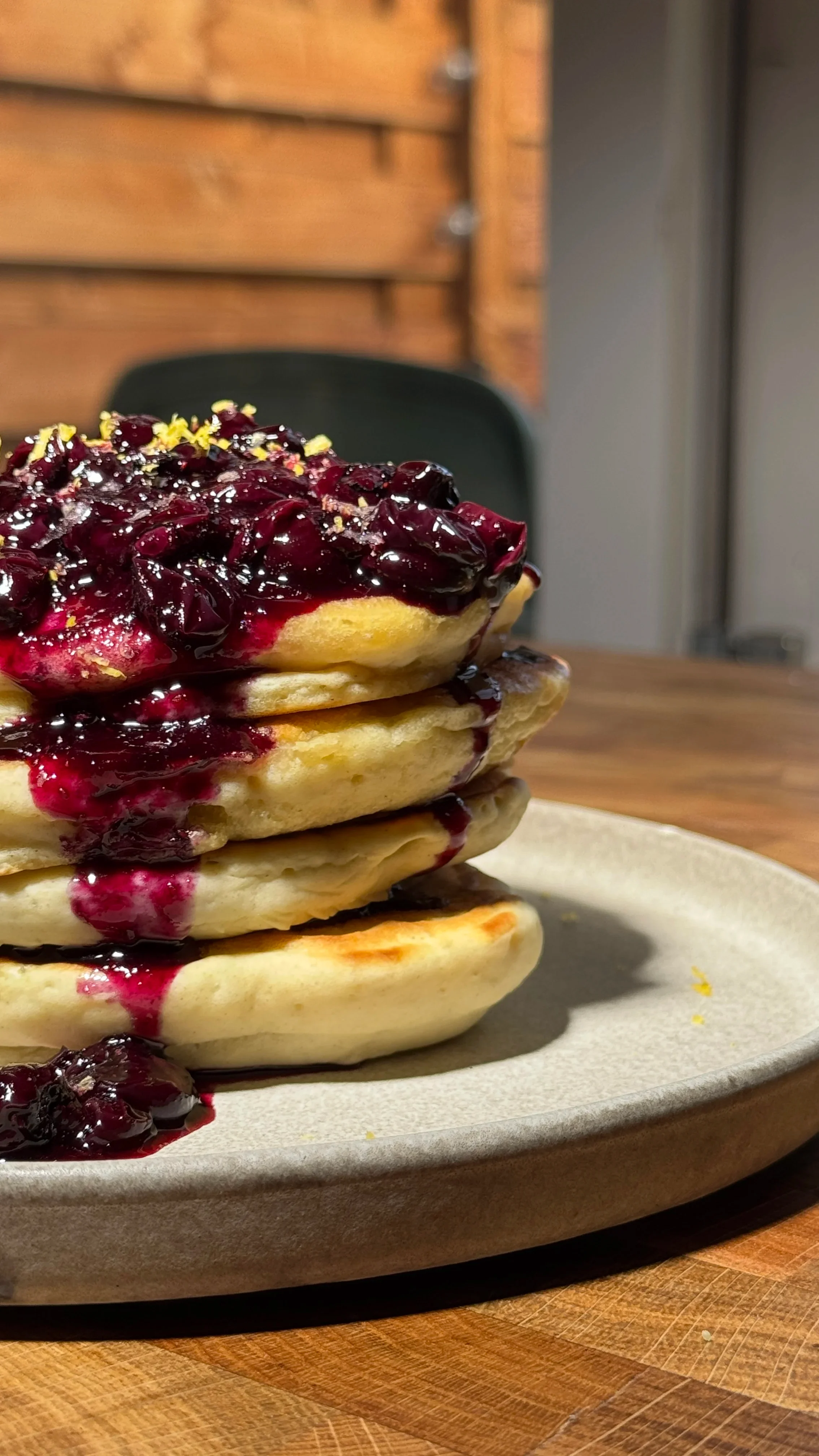 buttermilk-pancakes-with-lemon-blueberry-compote