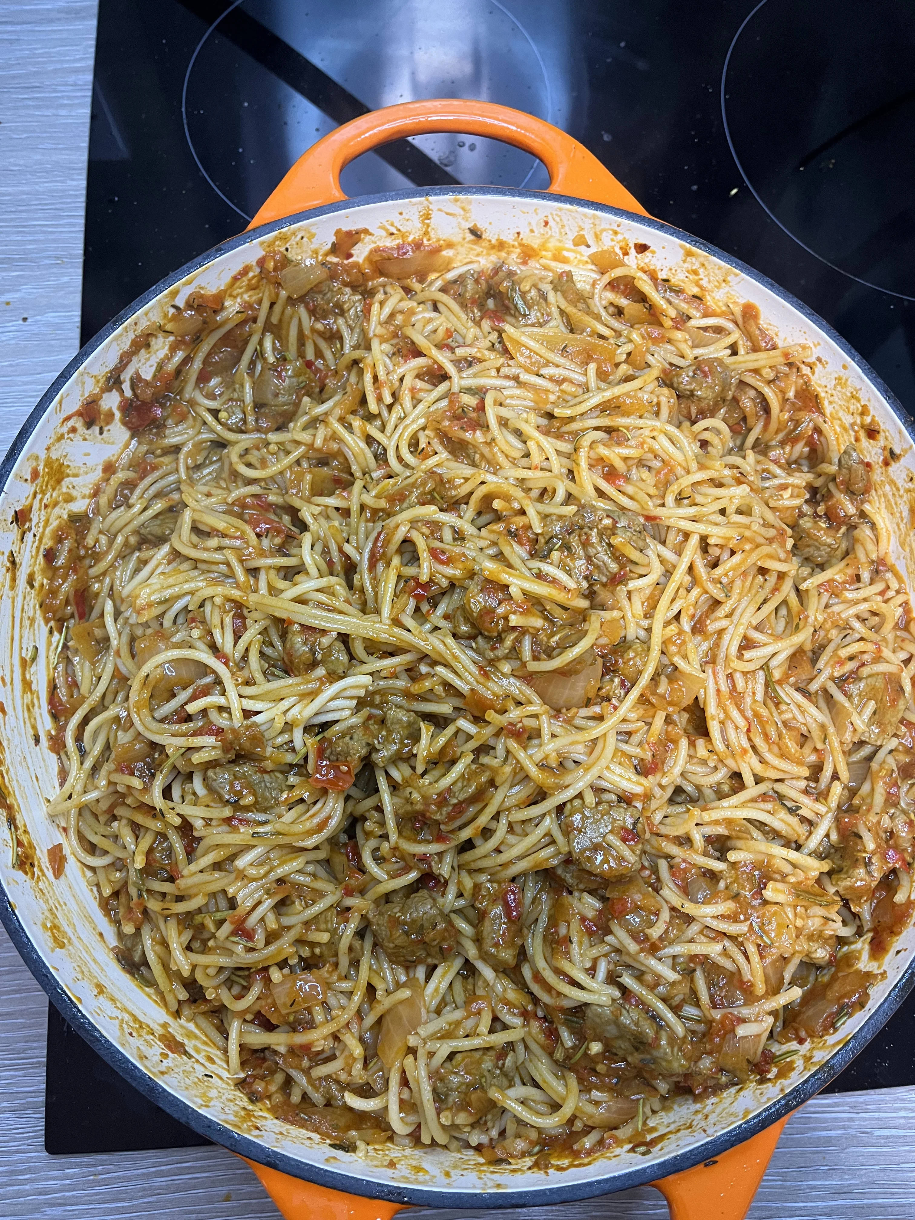 beef-jollof-spaghetti-(nigerian-style)