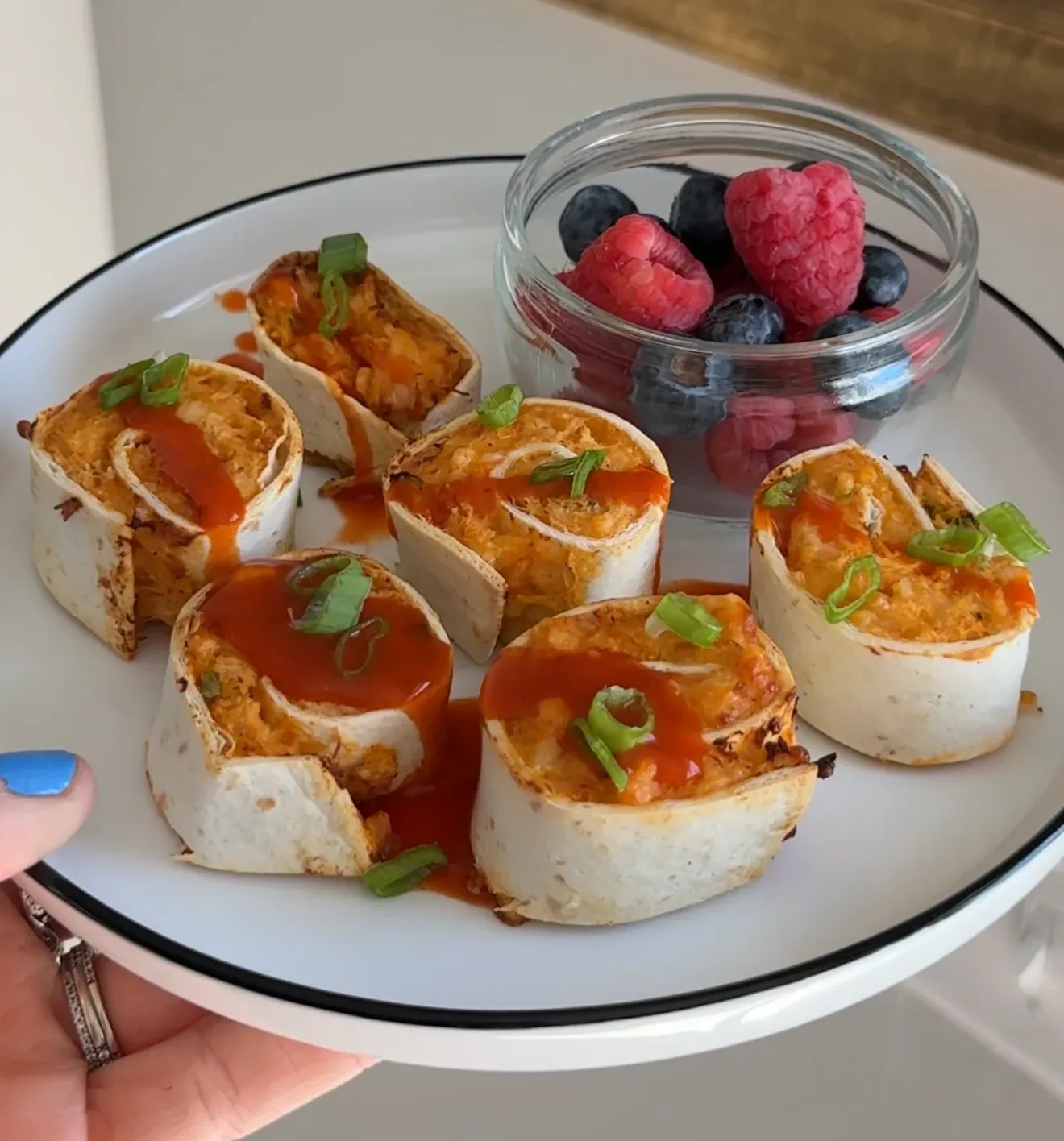 buffalo-chicken-pinwheels