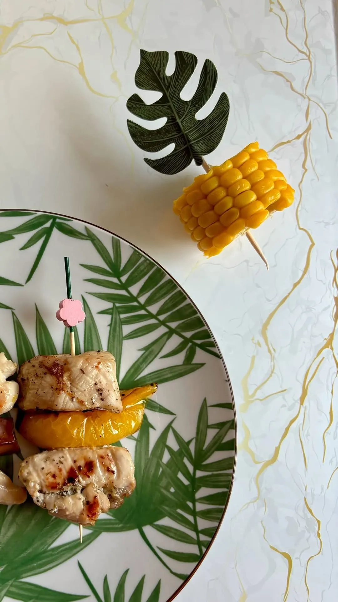 oven-baked-chicken-fillet-souvlaki-with-peppers-and-summer's-sweet-corn-on-the-cob