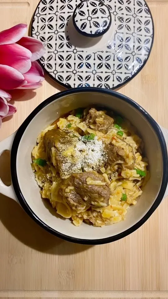 greek-comfort-on-a-plate:-slow-cooked-beef-stew-with-hilopites-and-mizithra