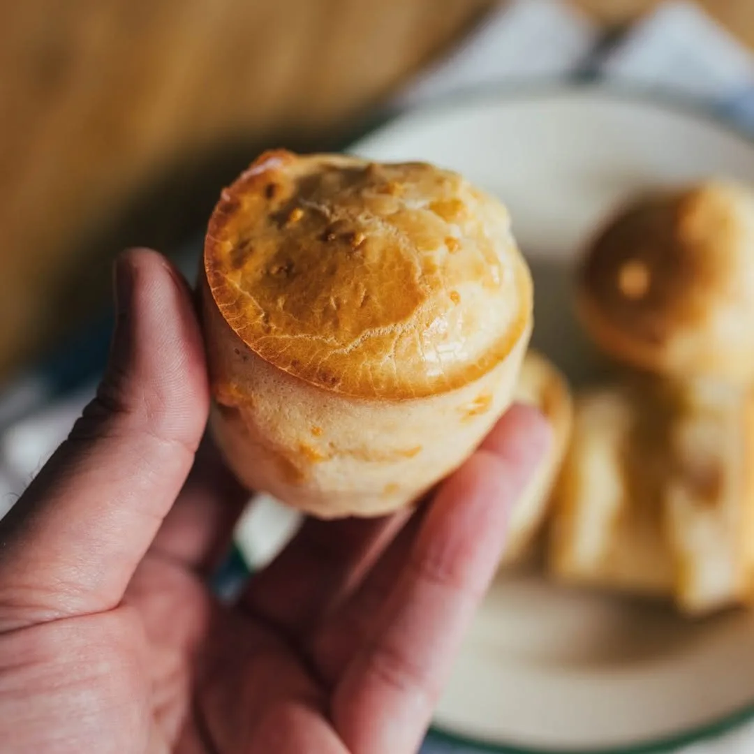 brazilskaya-syrnaya-bulochka-pao-de-queijo